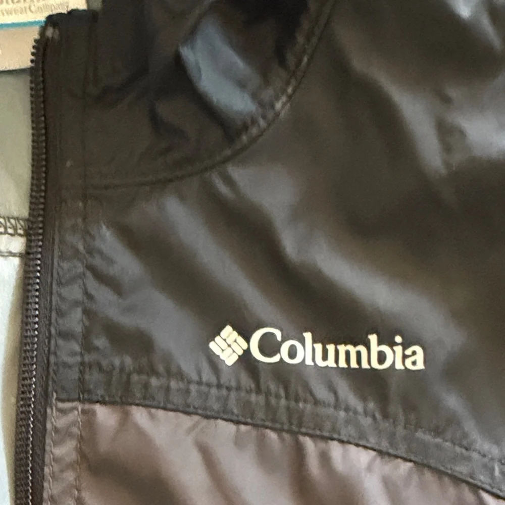 Columbia kids Black Hooded Lightweight Jacket size 4T